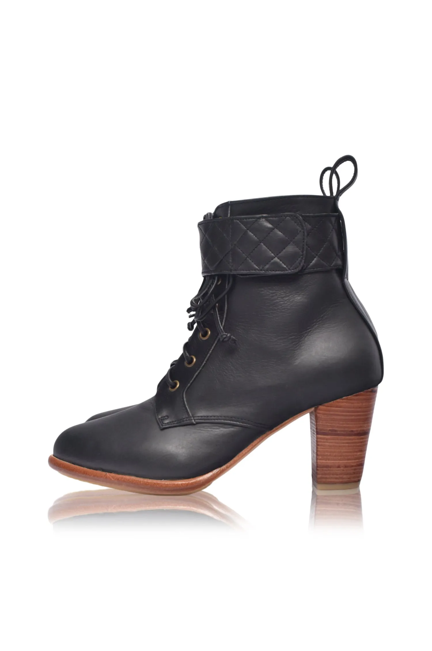 Fine Lover Leather Booties