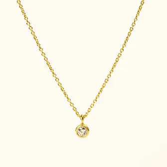 <!--NK671-->dainty necklace with diamond