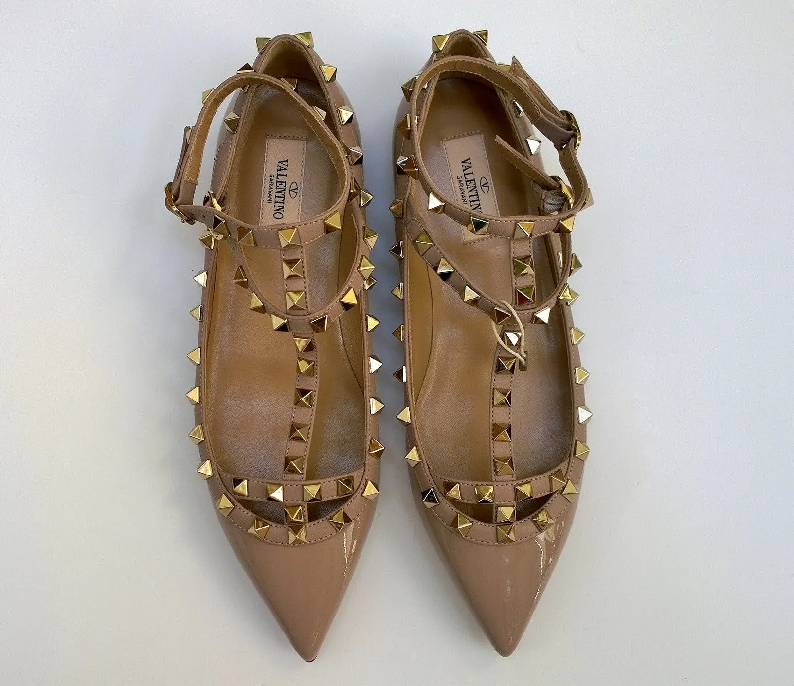 Valentino Garavani Rockstud Poudre Patent Flats Beige Ankle Strap Shoes